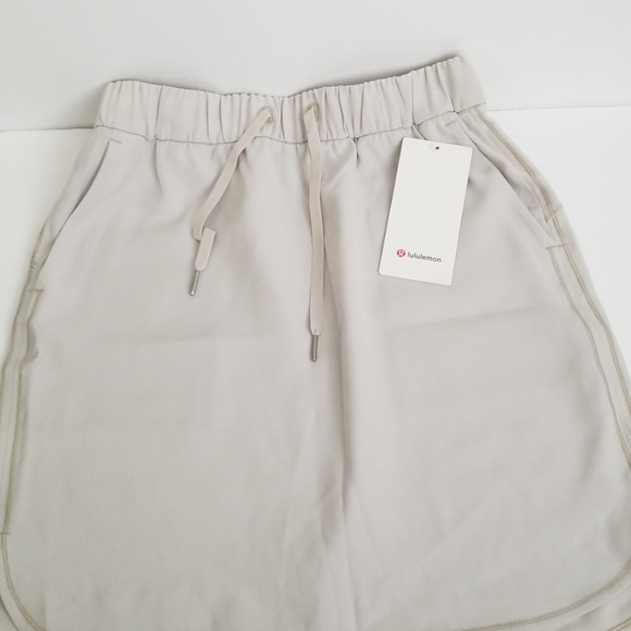 Lululemon on the fly Skirt - Picture 3 of 8